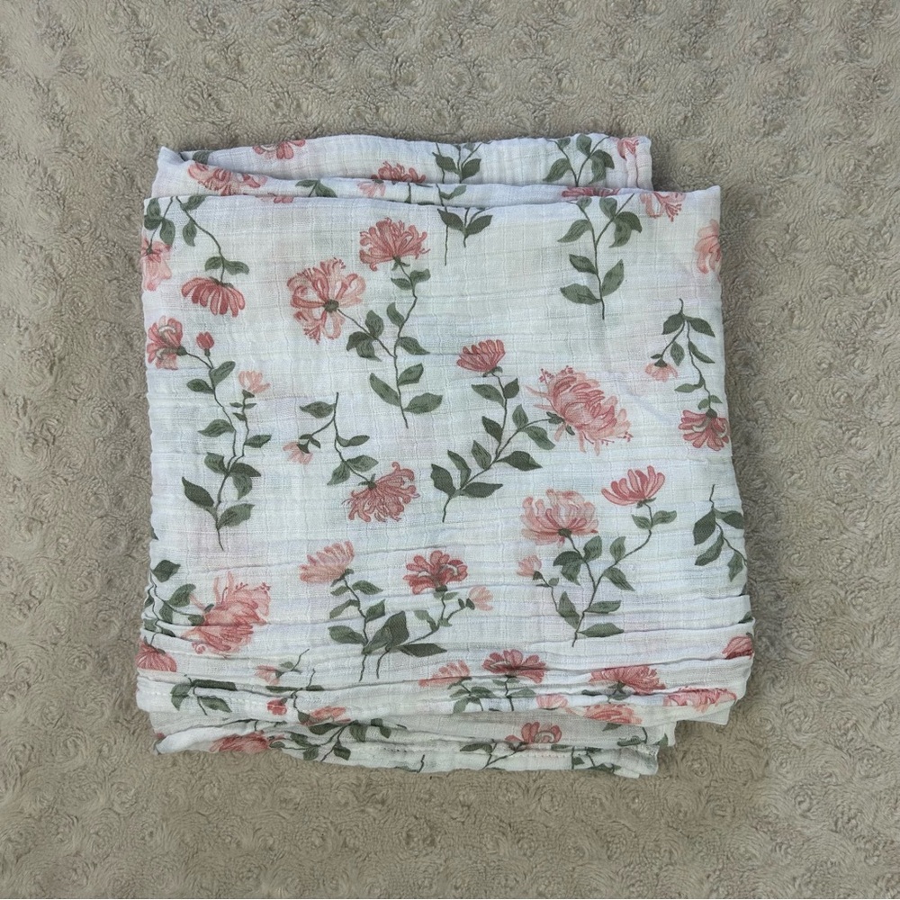 Modern Moments by Gerber Pink Floral Baby Swaddle Blanket White Flowers Muslin